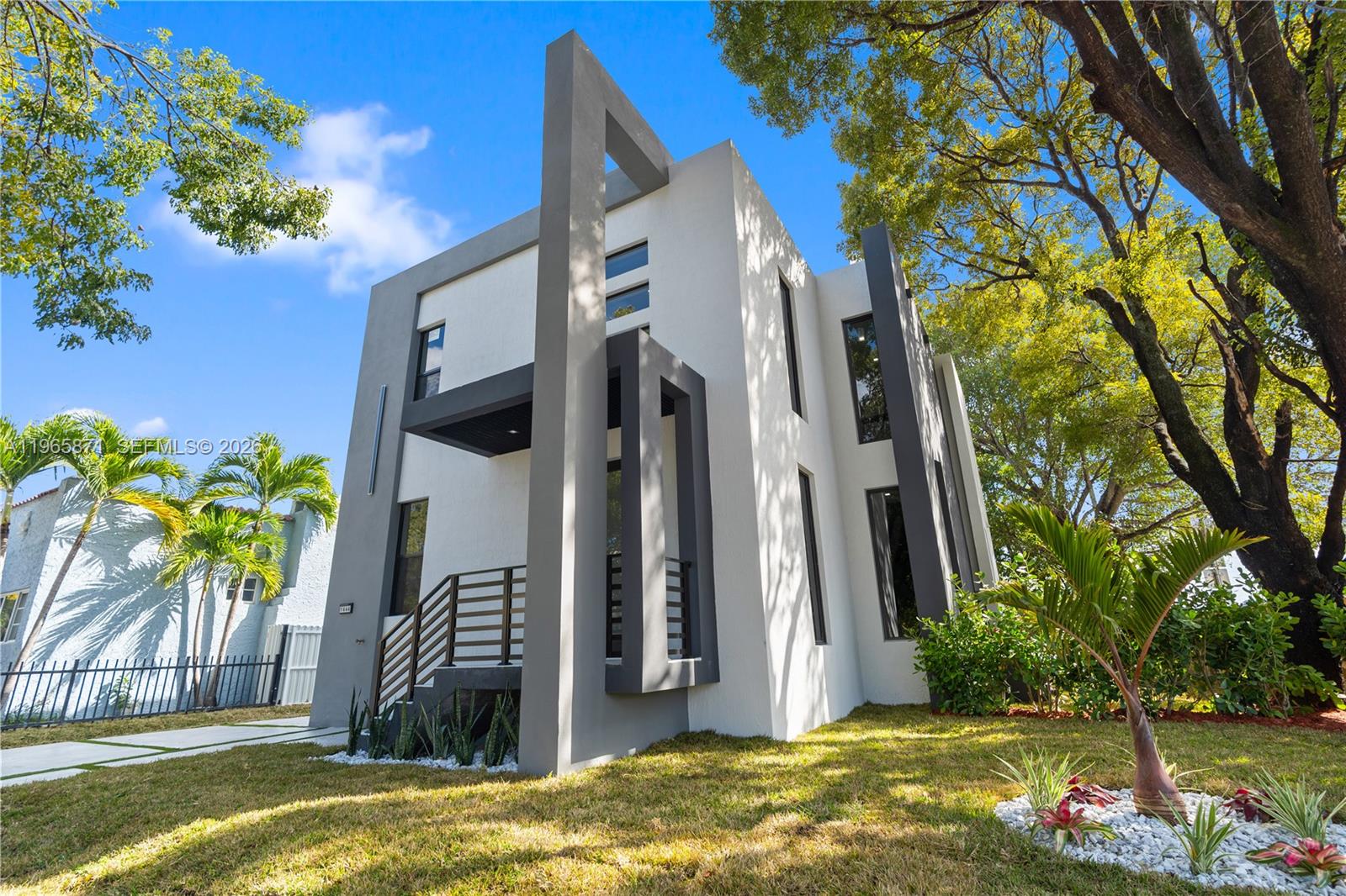 1644 NW 8th Terrace, Miami, FL 33125, Miami