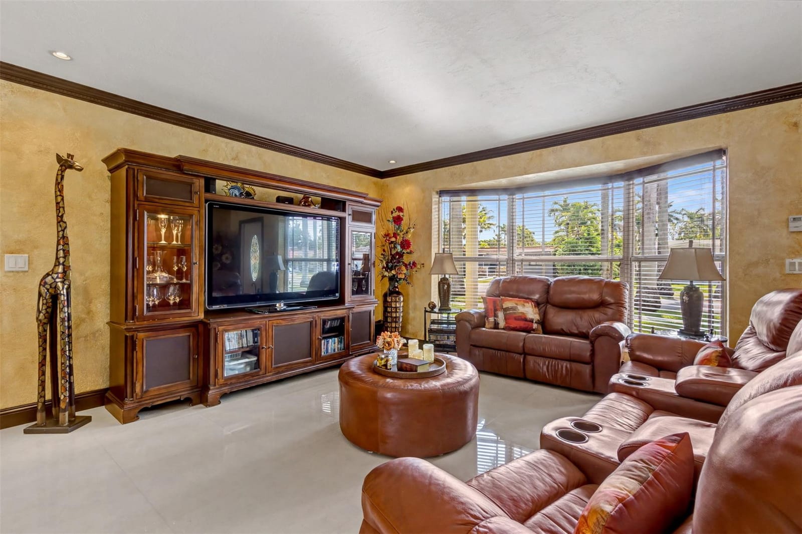 1017 NE 4th Street, Hallandale Beach, FL 33009 photo 13