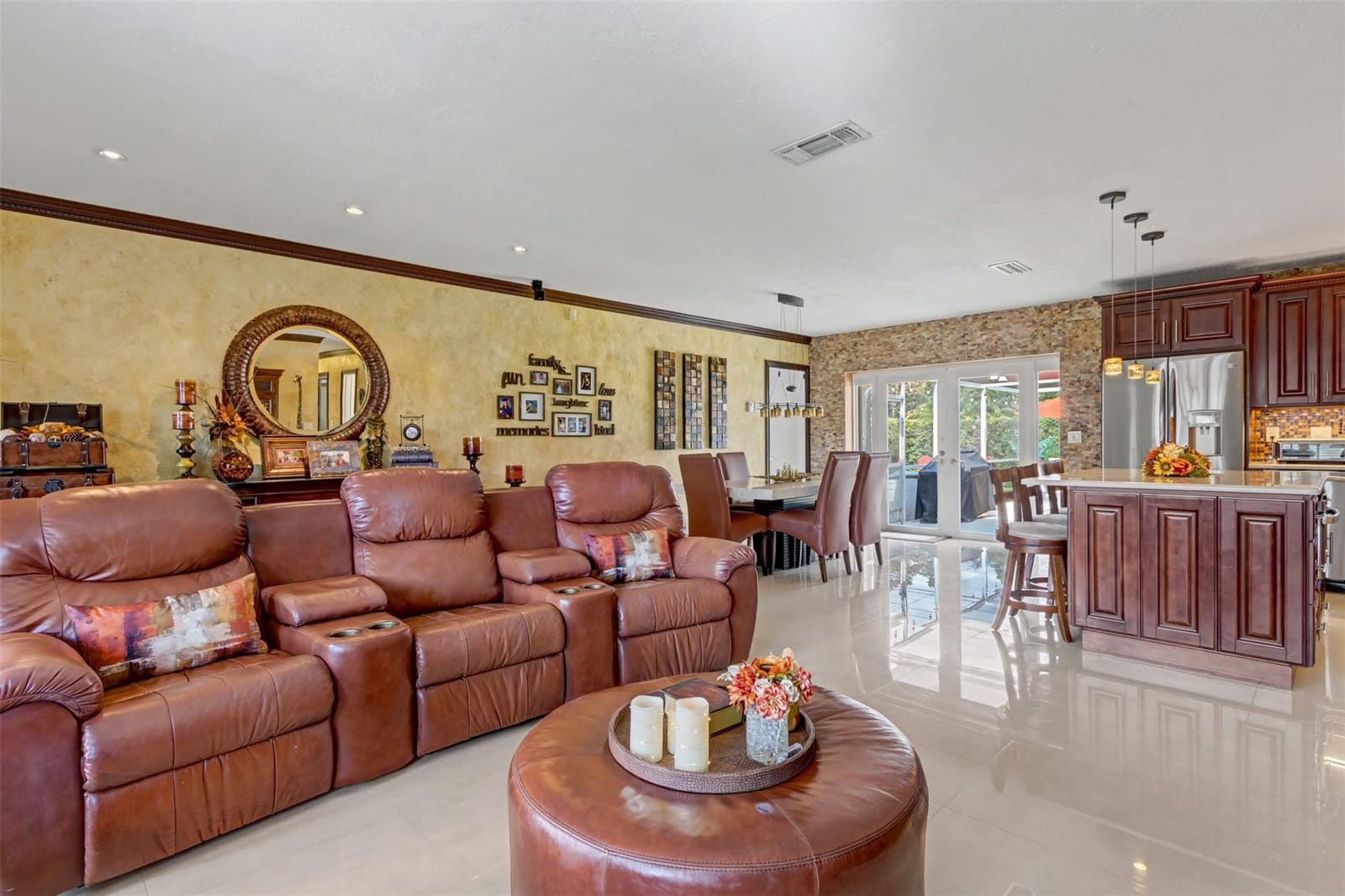 1017 NE 4th Street, Hallandale Beach, FL 33009 photo 15