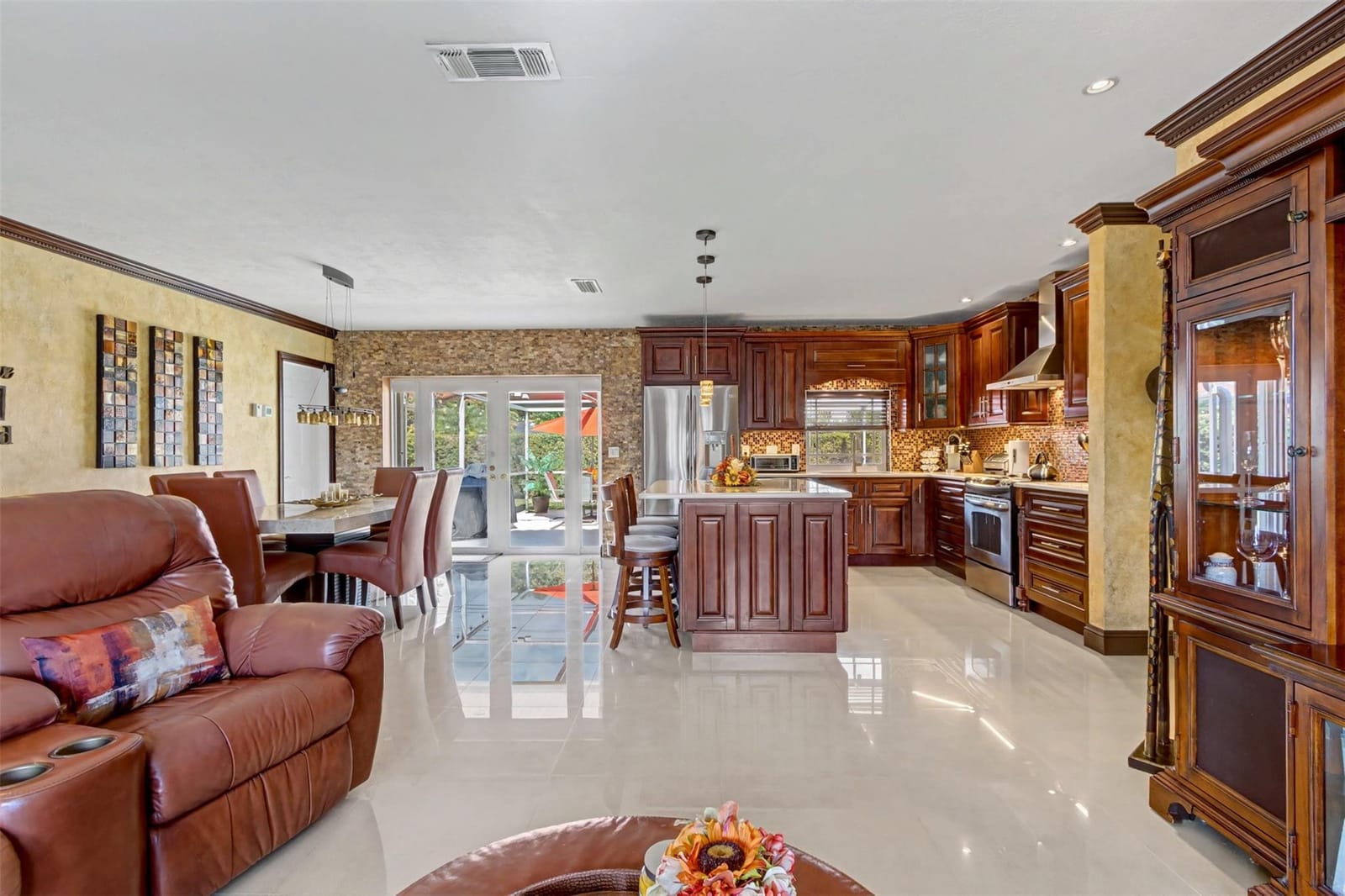 1017 NE 4th Street, Hallandale Beach, FL 33009 photo 16