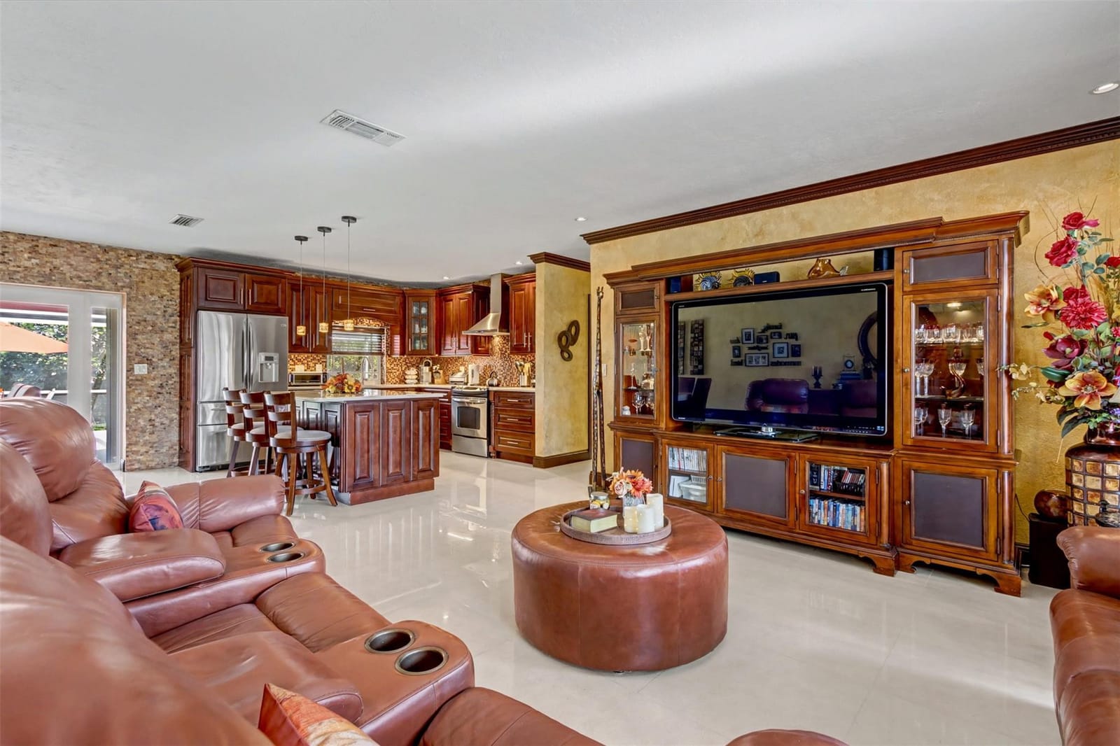 1017 NE 4th Street, Hallandale Beach, FL 33009 photo 17