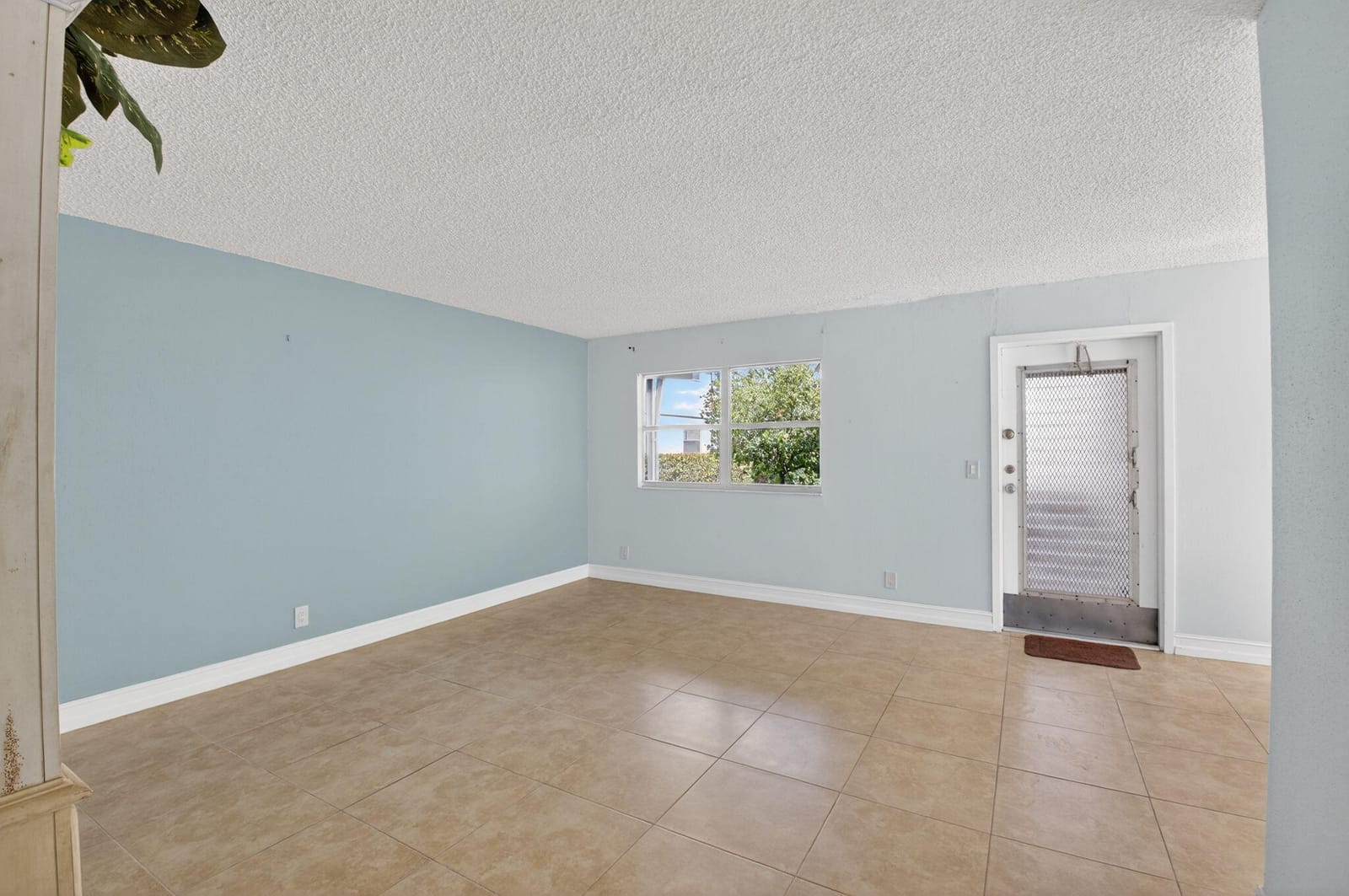 152 Tuscany C, Delray Beach, FL 33446 photo 2