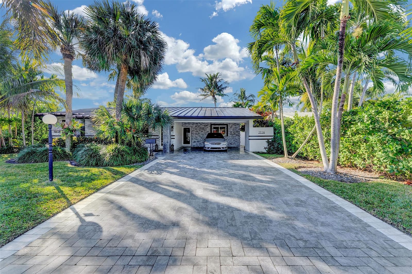 2116 NE 25th Street, Wilton Manors, FL 33305 photo 11