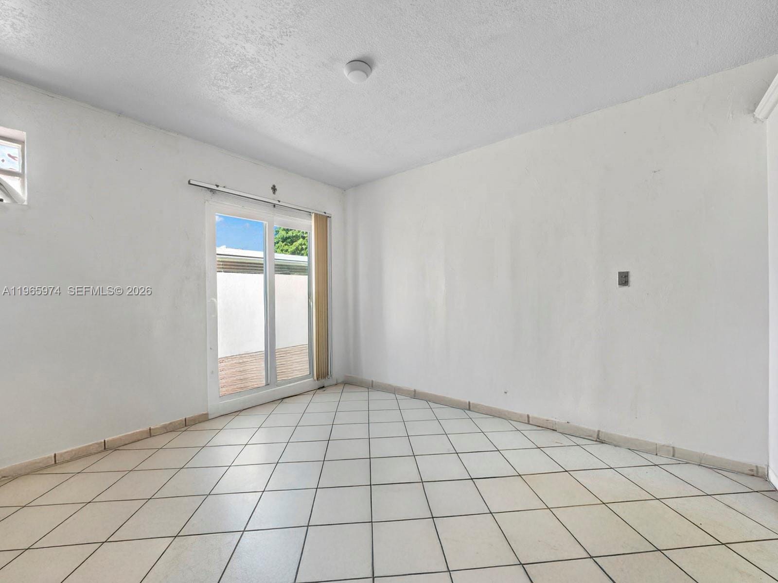 655 W 70th Place, Hialeah, FL 33014 photo 23