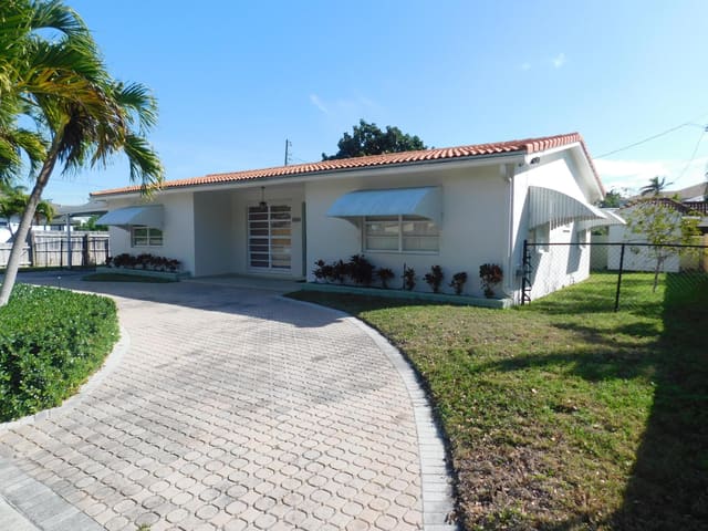 7614 S Olive Avenue, sold in Alhambra Park, West Palm Beach, FL
