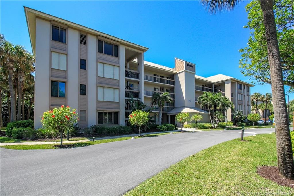 4720 NE Sandpebble Trace 305, Stuart, FL 34996 photo 4