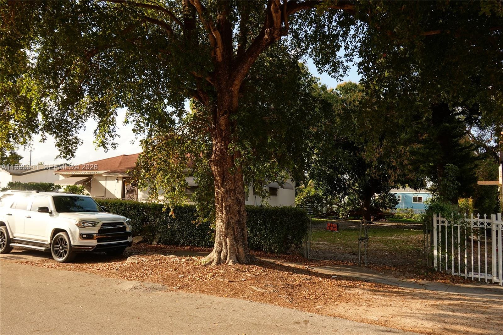 909 NW 76th Street — photo 2