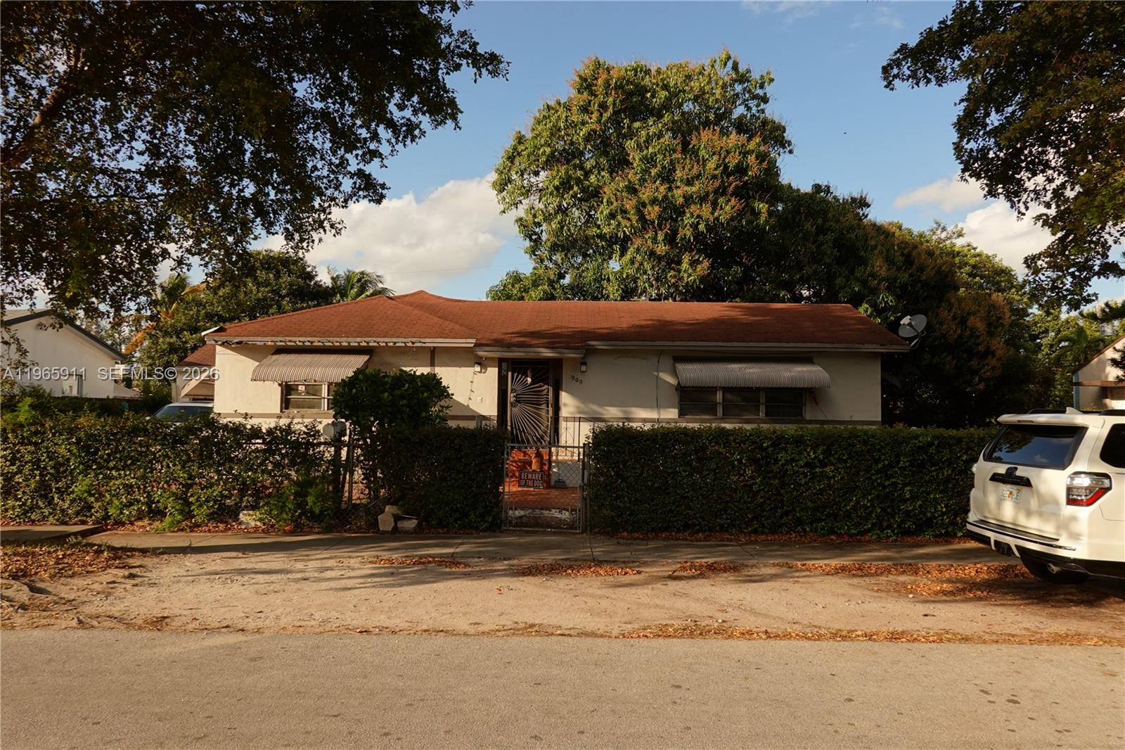 909 NW 76th Street, Miami, FL 33150, Miami