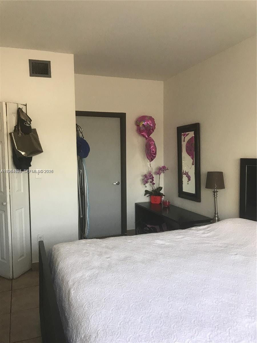 1960 Marseille Drive 305, Miami Beach, FL 33141 photo 4