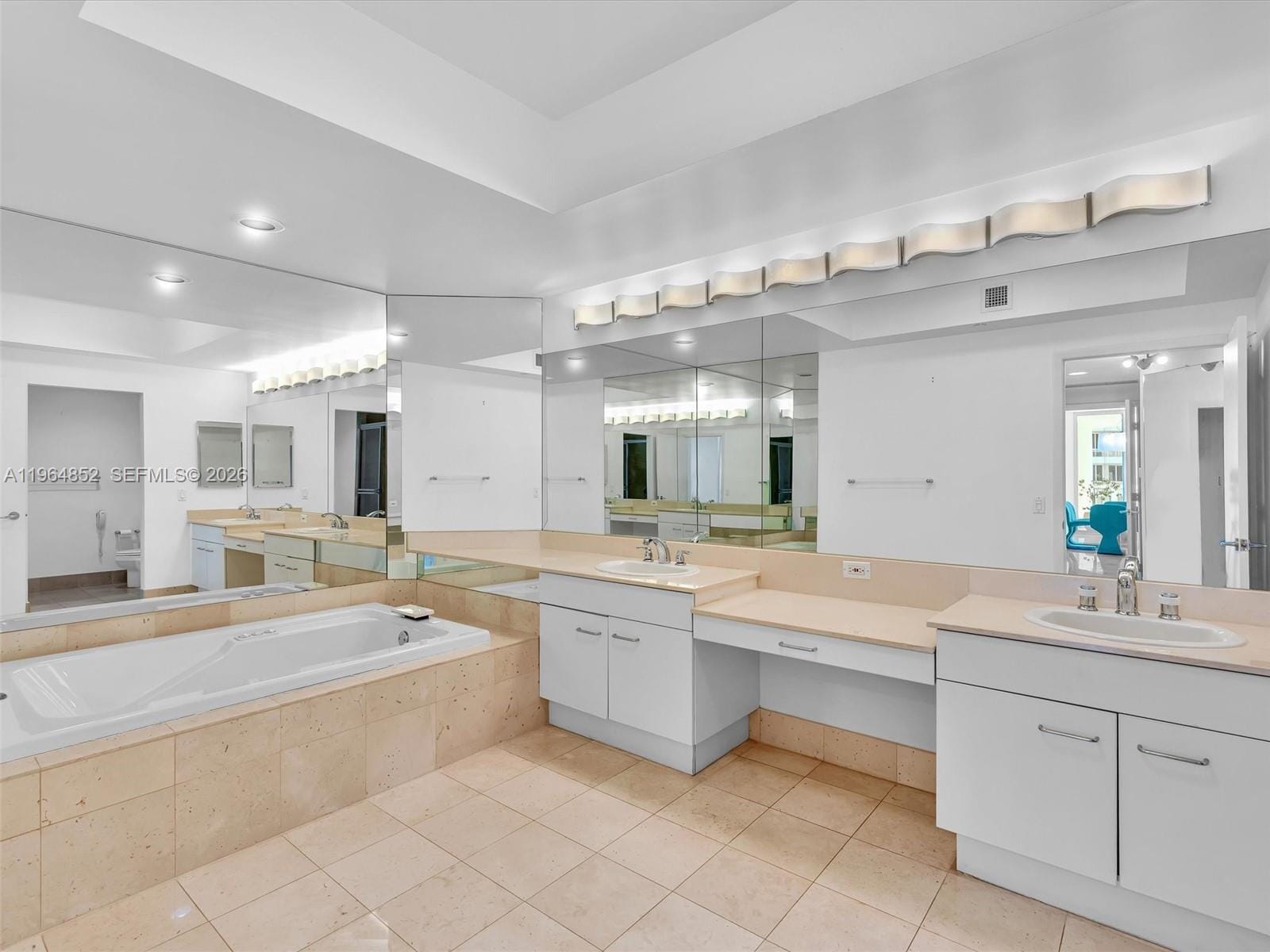 21150 Point Place 2601, Aventura, FL 33180 photo 13