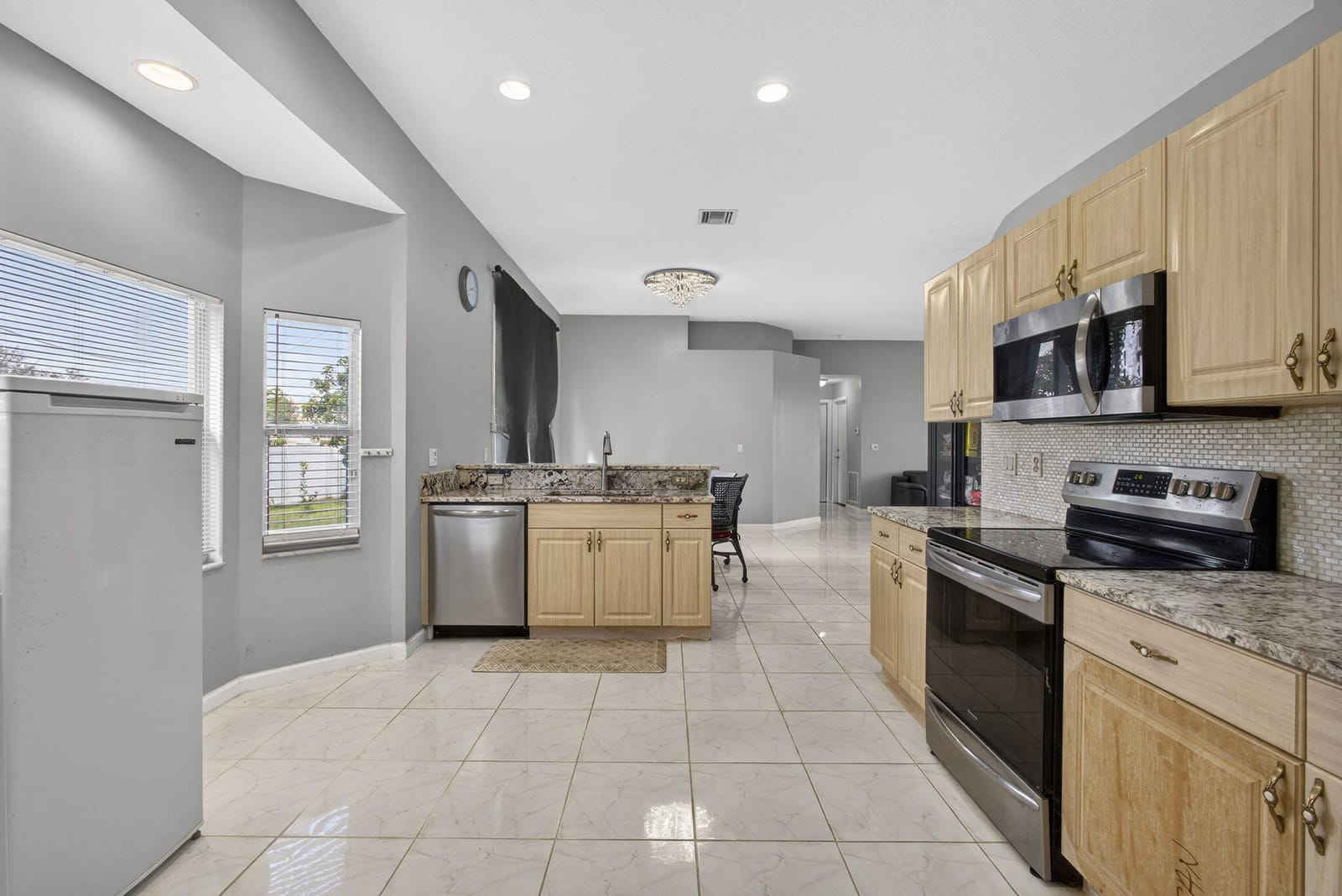 102 Brook Woode Court, Royal Palm Beach, FL 33411 photo 17