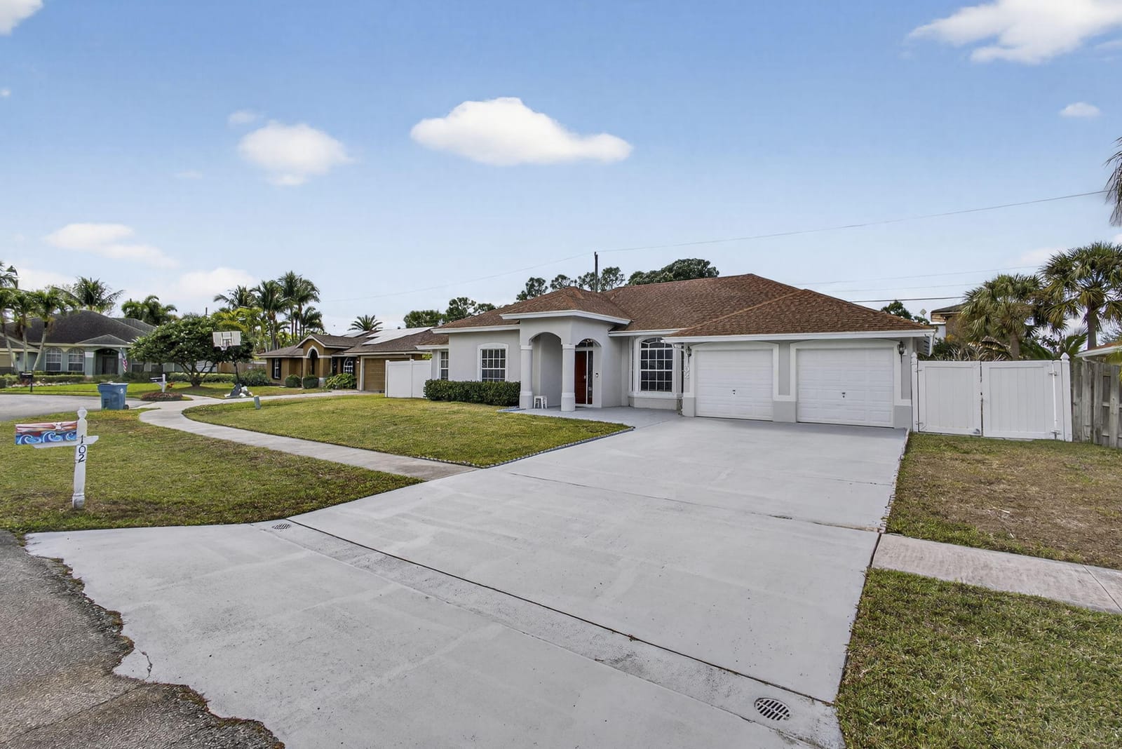 102 Brook Woode Court — photo 4