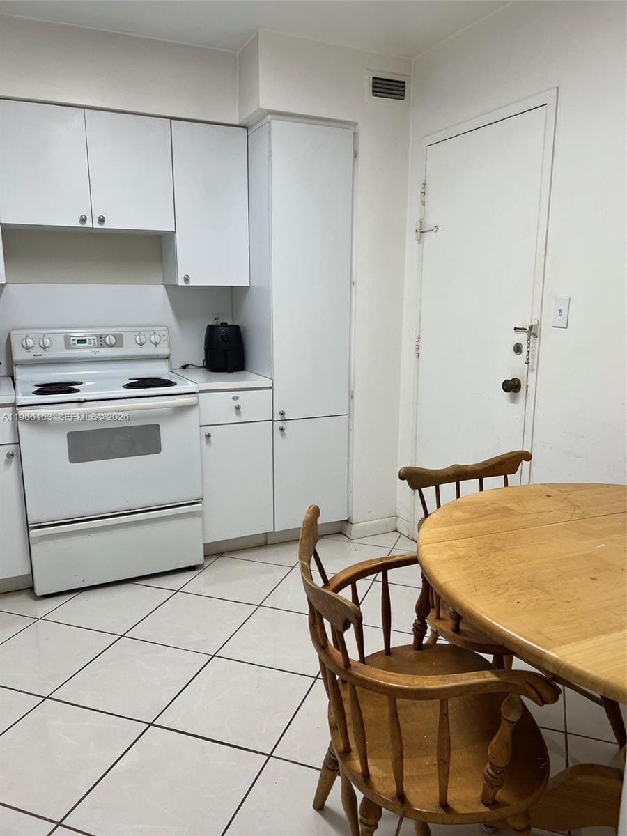 9225 Collins Avenue 302 — photo 11