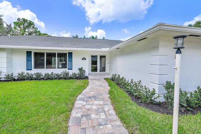 5686 Shirley Drive, sold in Pennock Point, Jupiter, FL