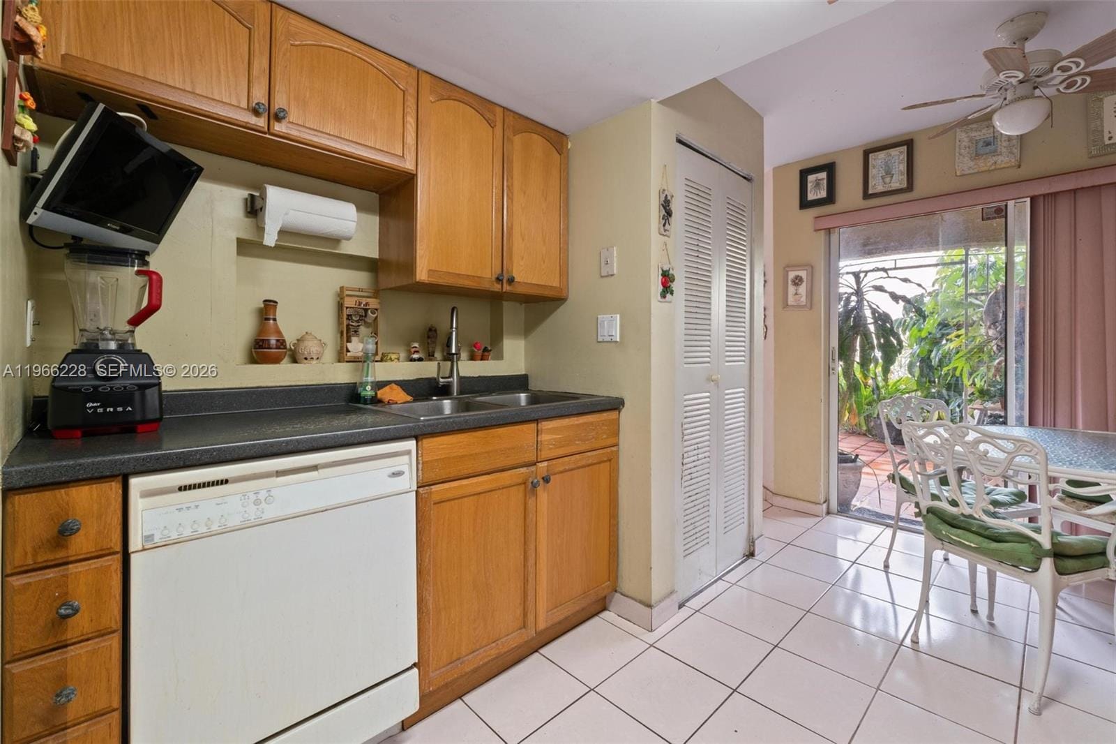 415 NW 85th Place 1707, Miami, FL 33126 photo 11