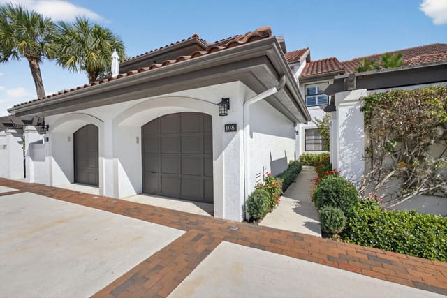 16648 Traders Crossing N 108, sold in Traders Crossing At Jonathans Landing, Jupiter, FL