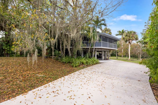 535 SW Linden Street, sold in St Lucie Inlet Farms, Stuart, FL