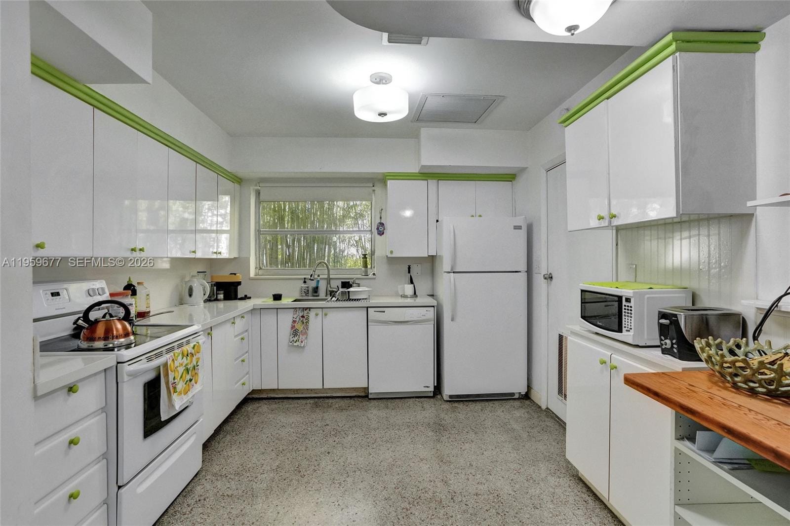 18500 NE 23rd Court — photo 2