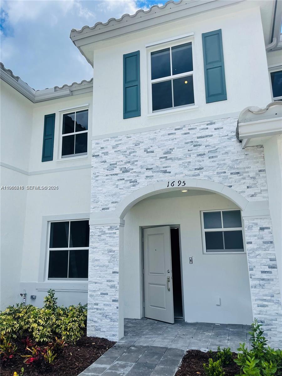 1695 SE 27th Road 1695, Homestead, FL 33035, Homestead