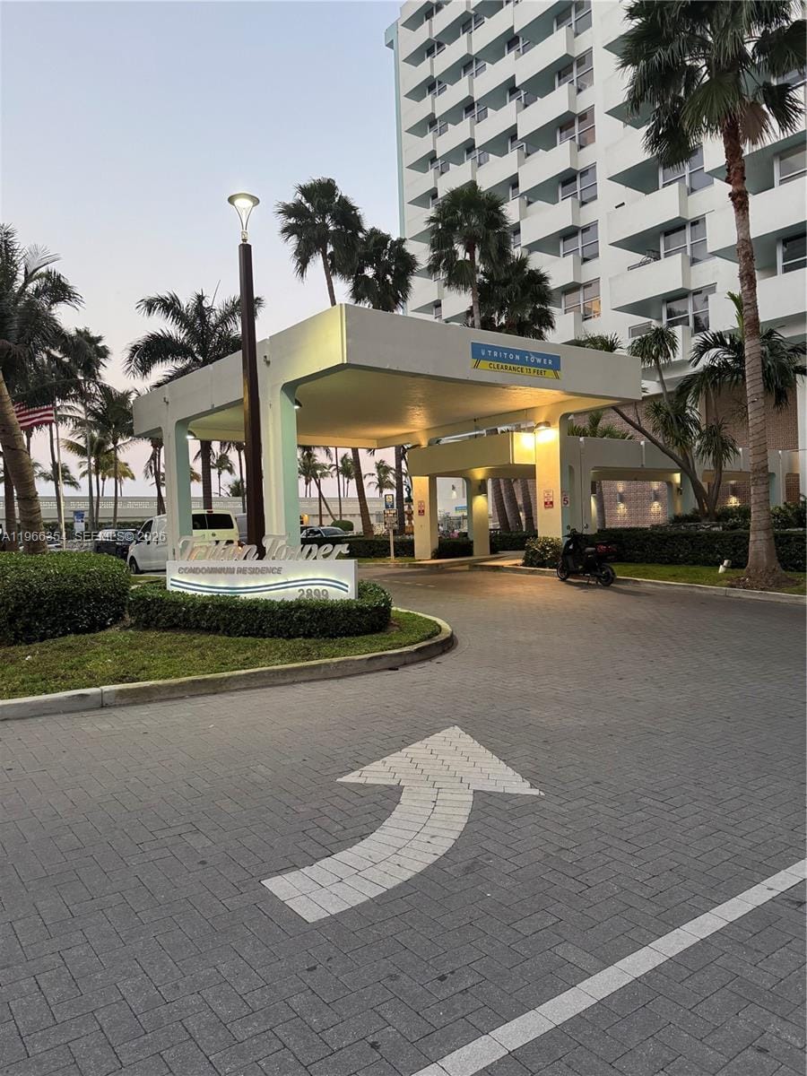 2899 Collins Avenue 936, Miami Beach, FL 33140 photo 2