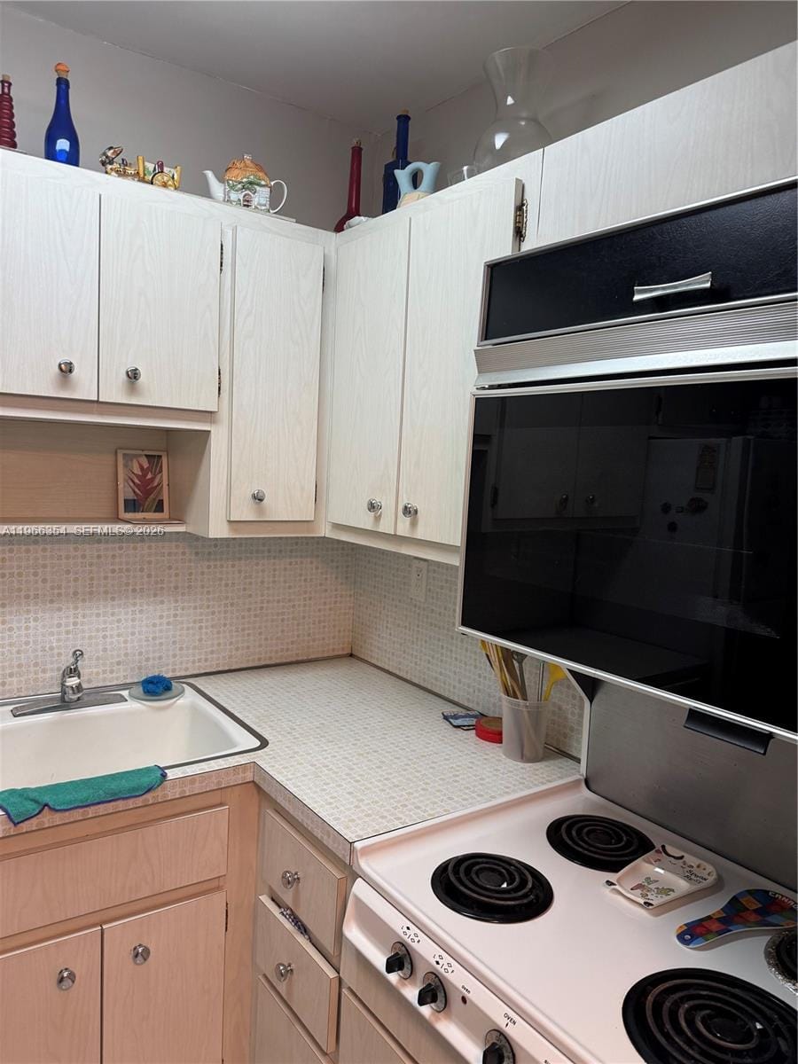 2899 Collins Avenue 936, Miami Beach, FL 33140 photo 29