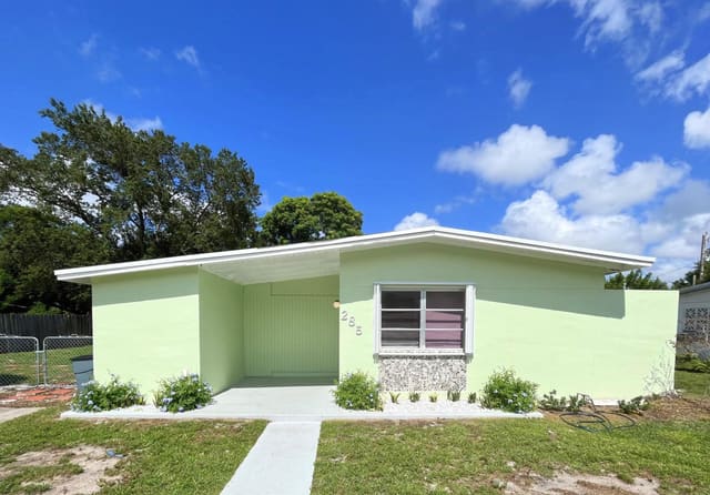 285 SE Abeto Lane, River Park, Port St. Lucie, FL