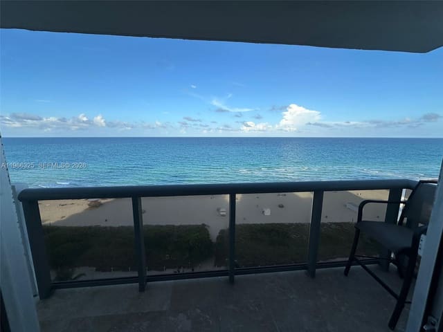 6039 Collins Avenue 1517, Maison Grande, Miami Beach, FL