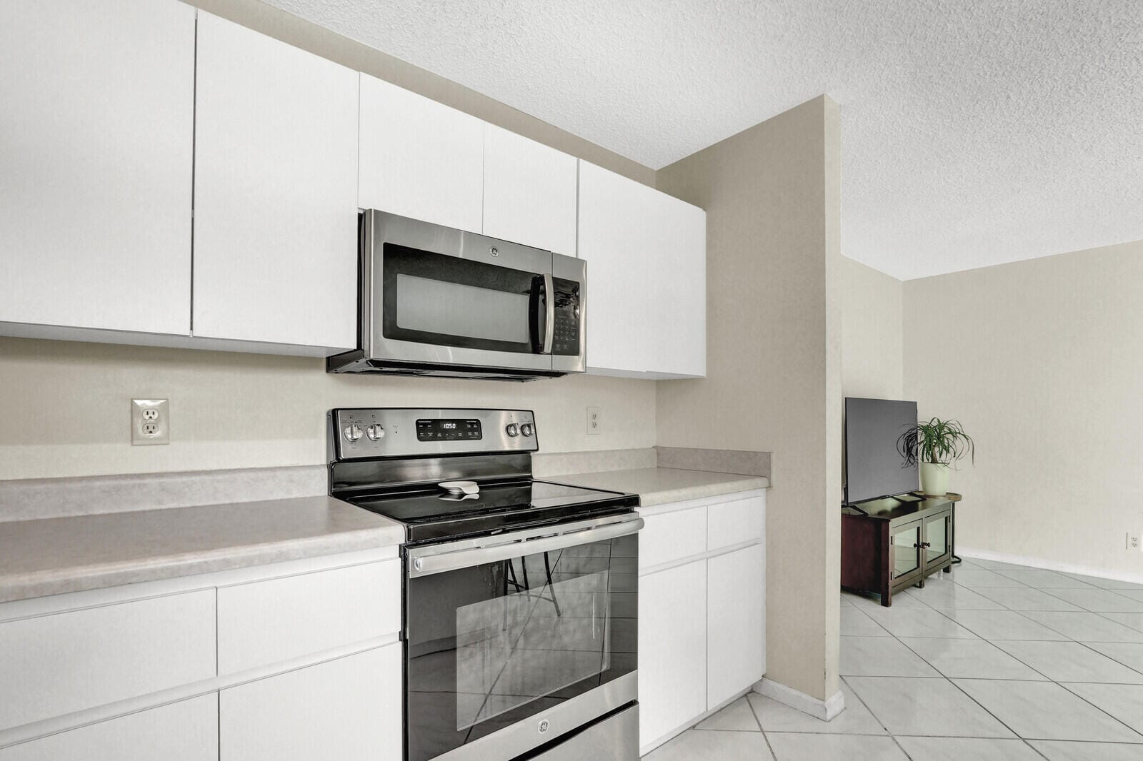 105 Sunflower Circle, Royal Palm Beach, FL 33411 photo 14