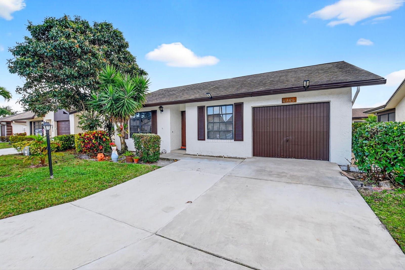6306 White Sabal Palm Lane — photo 2