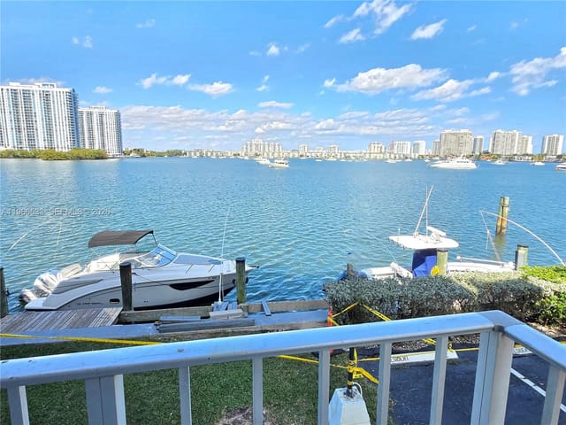 16546 NE 26th Avenue 2B, North Miami Beach, FL 33160