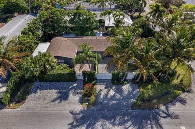 2000 NE 18th Street, Fort Lauderdale, FL 33305