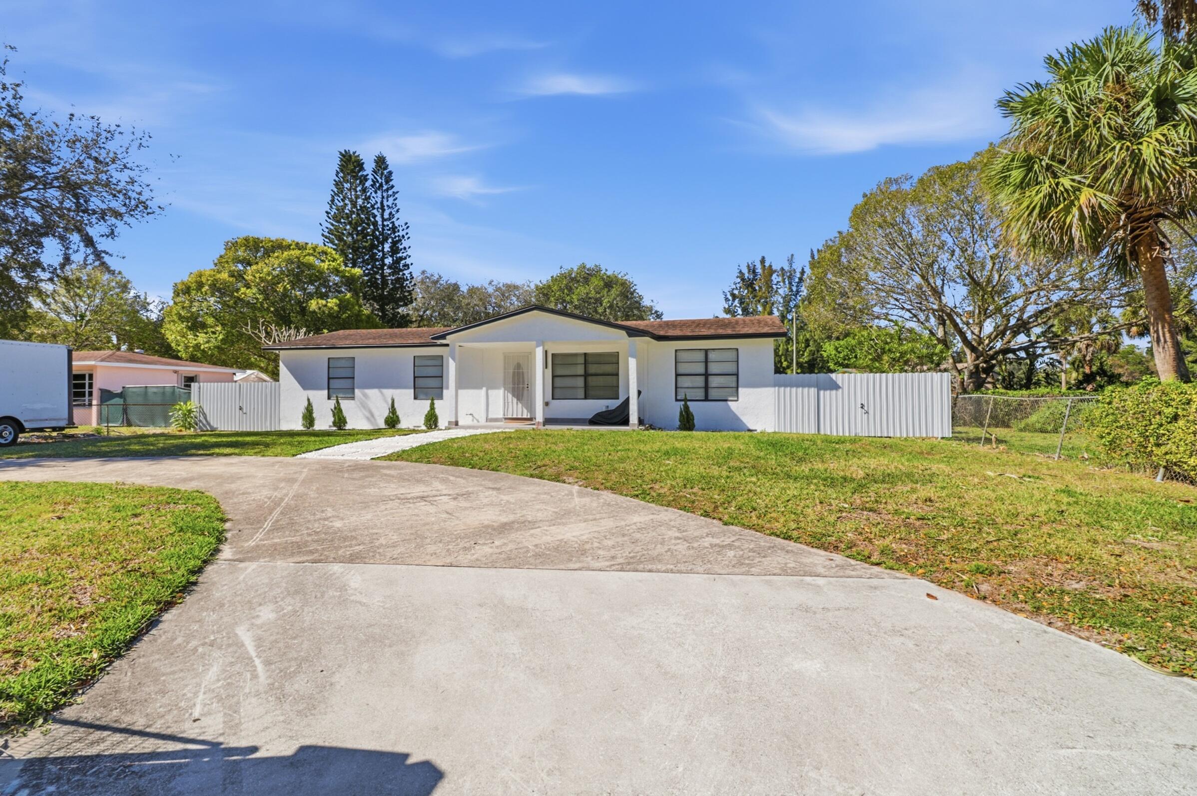 695 Dixie Lane, West Palm Beach, FL 33415, West Palm Beach