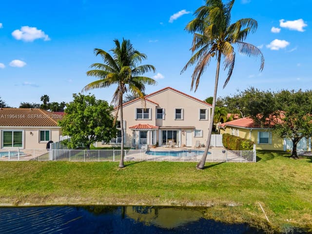 3322 SW 51st Street, sold in Banyan Oakridge Plat, Hollywood, FL