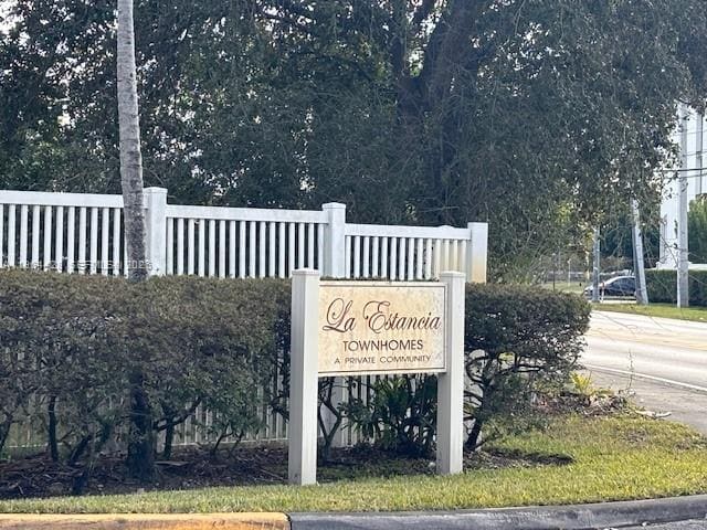 5457 SW 41st Street, sold in Pembroke Park