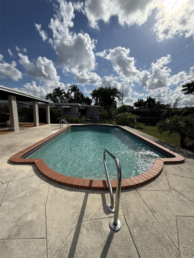 4012 SW 102 Court, sold in Tropical Homes, Miami, FL