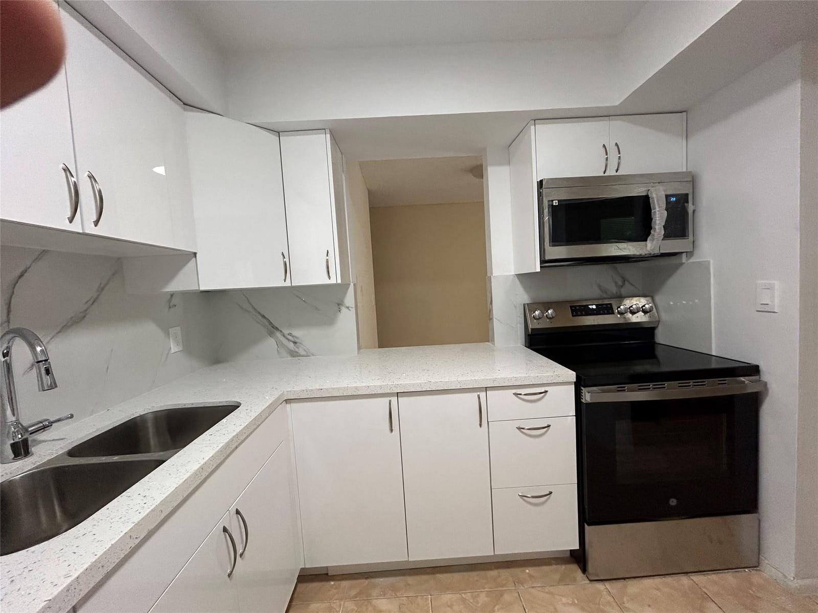 7625 SW 10th Street — photo 4