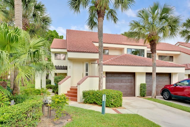 101 Sea Oats Drive E, sold in Sea Oats Of Juno Beach Condo, Juno Beach, FL