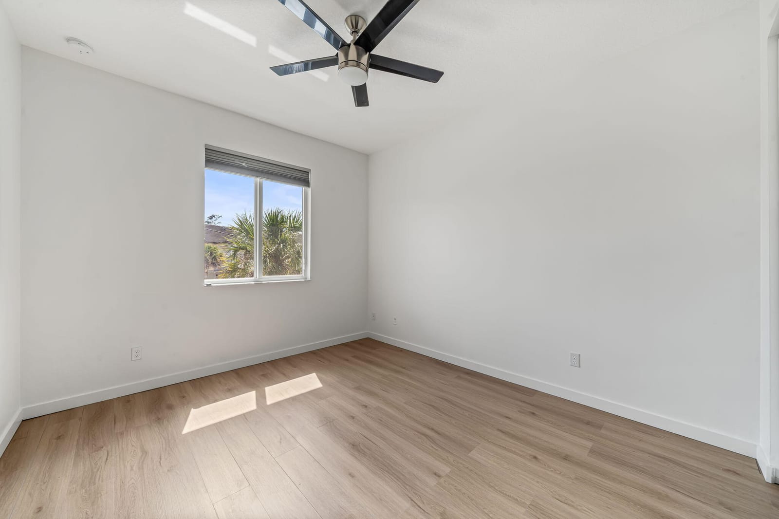 511 Pioneer Way, Royal Palm Beach, FL 33411 photo 15