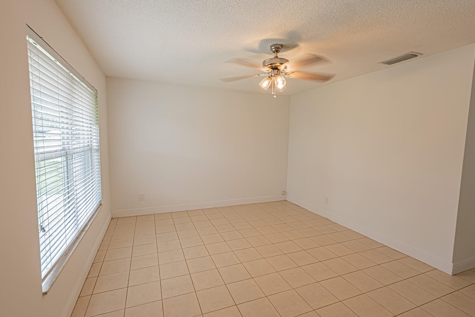 1148 SE Puritan Lane — photo 3