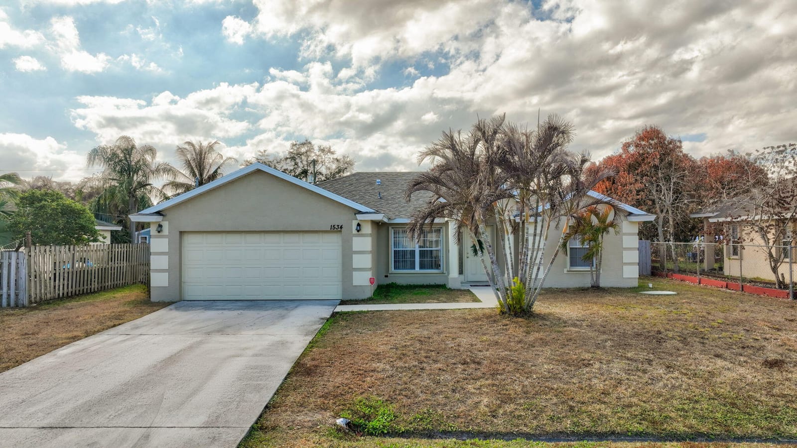 1534 SW Hutchins Street — photo 1