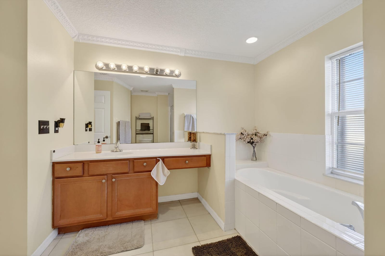 1534 SW Hutchins Street — photo 11