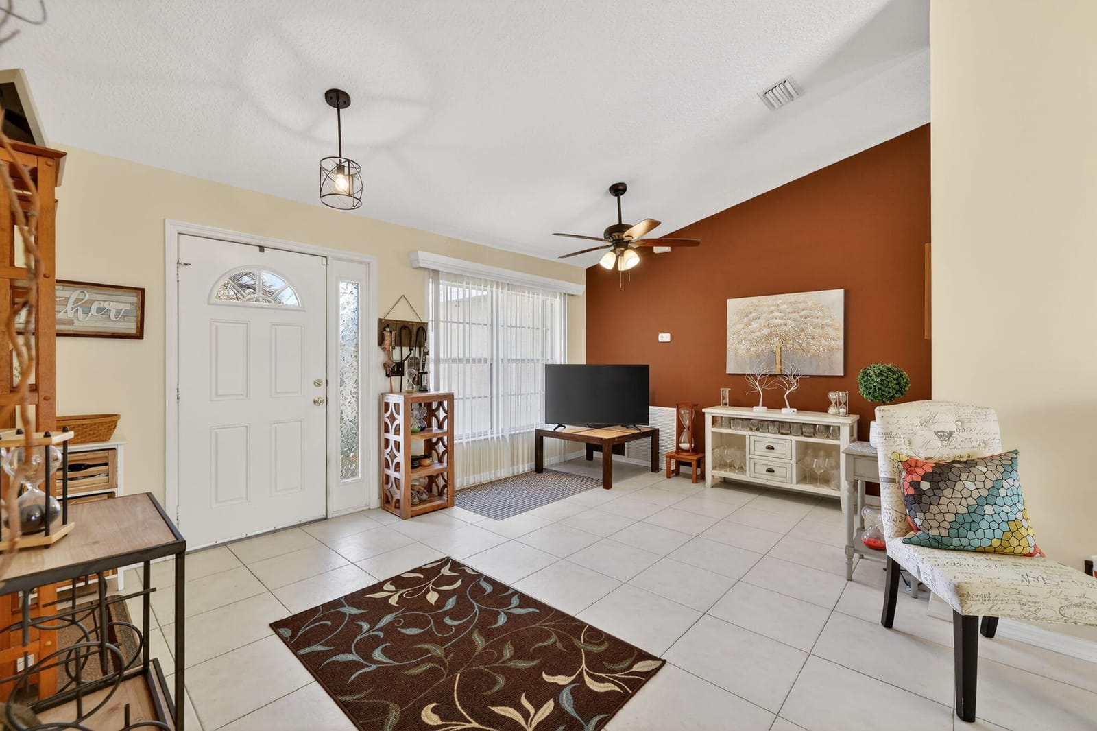 1534 SW Hutchins Street — photo 3