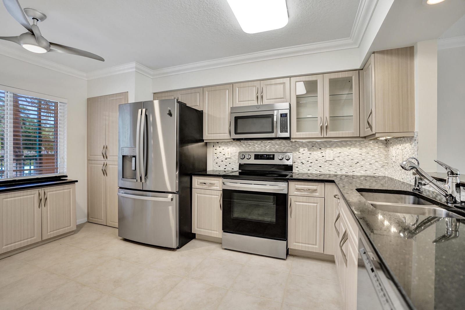 5777 Gemstone Court 207, Boynton Beach, FL 33437 photo 4