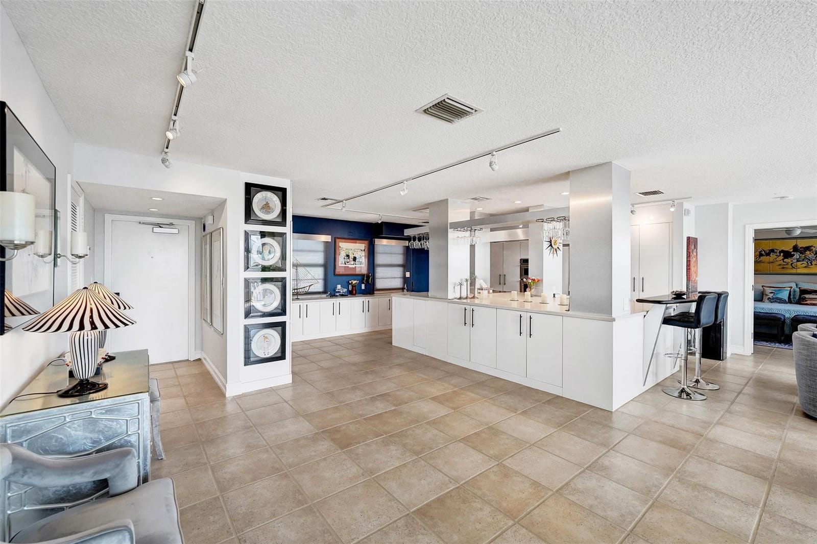 3100 NE 48th Street 617 — photo 5