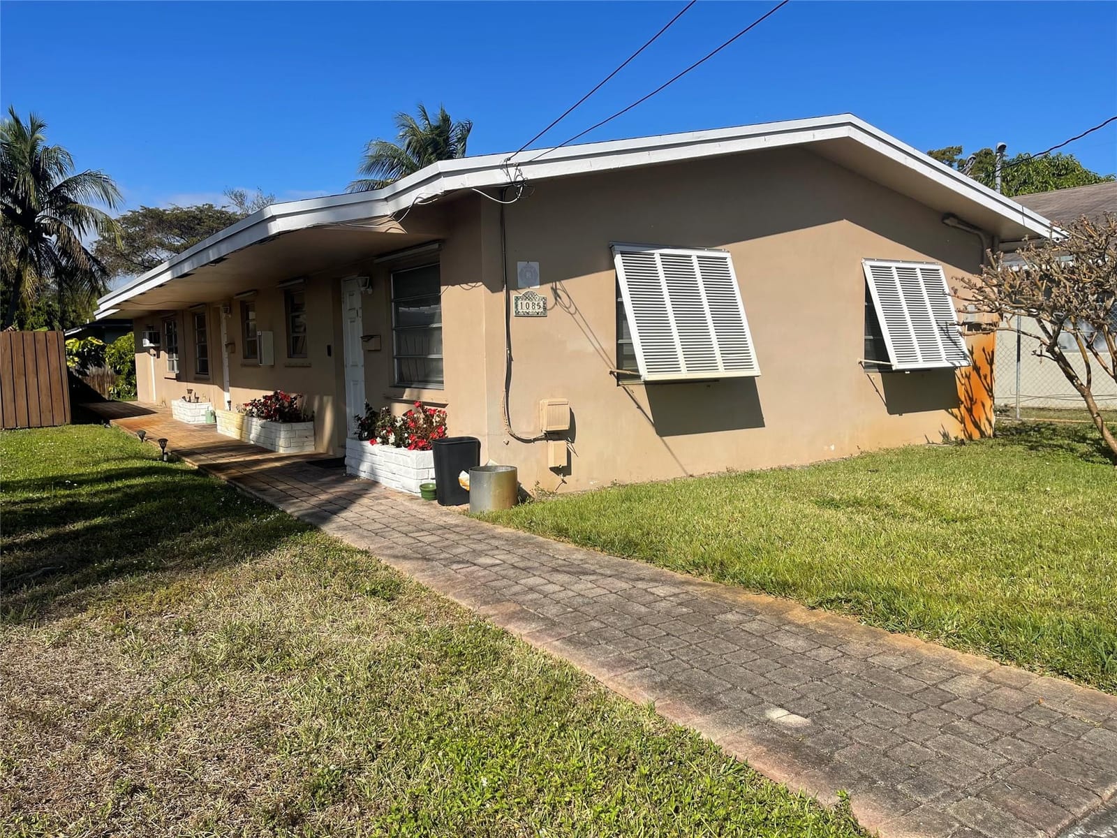 1085 NE 34th Street, Oakland Park, FL 33334