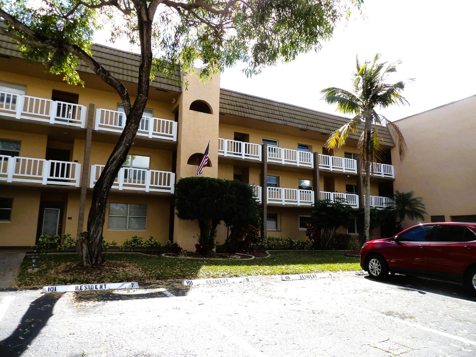 9310 Sunrise Lakes Boulevard 108 — photo 5