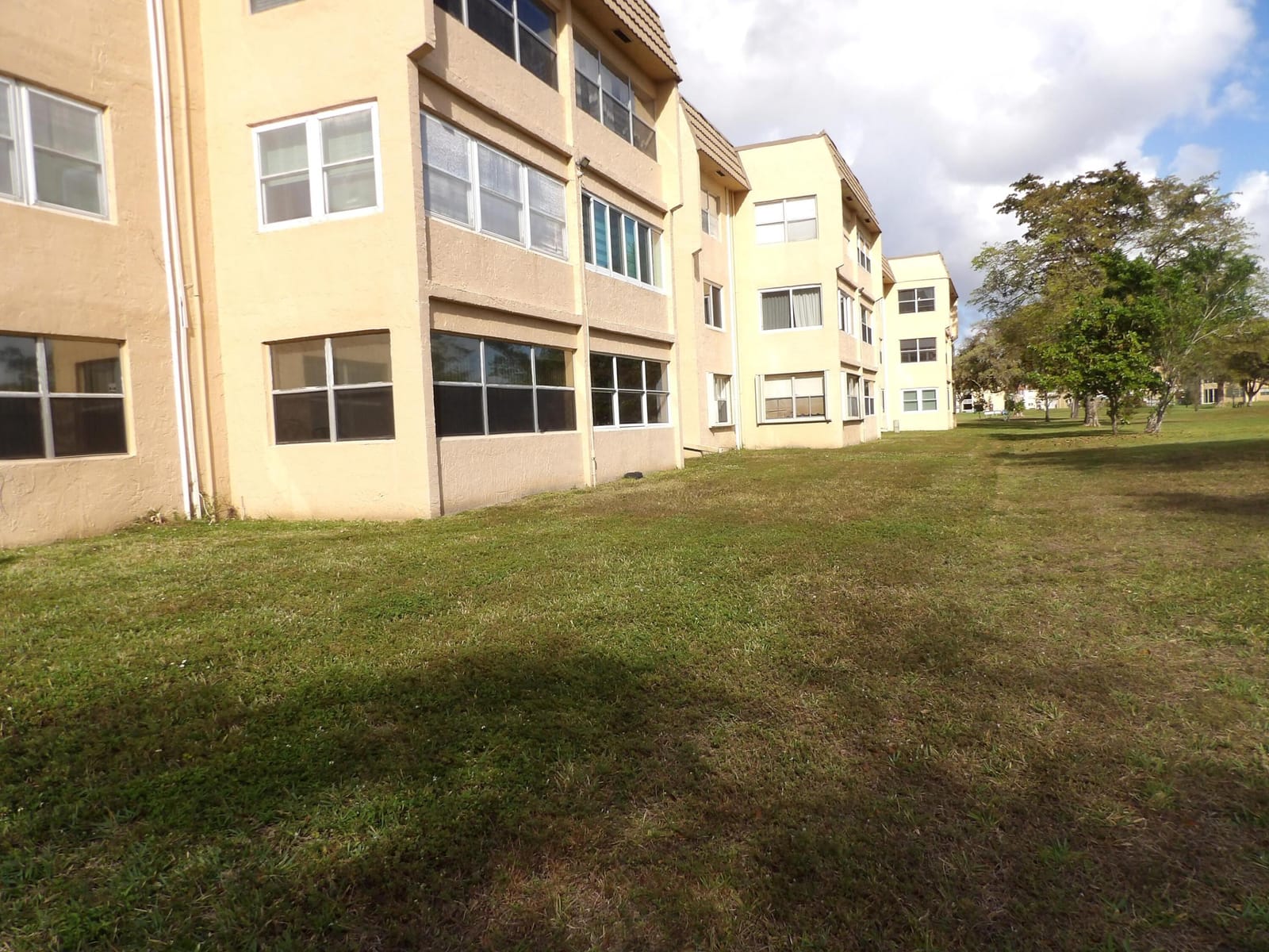 9310 Sunrise Lakes Boulevard 108 — photo 7