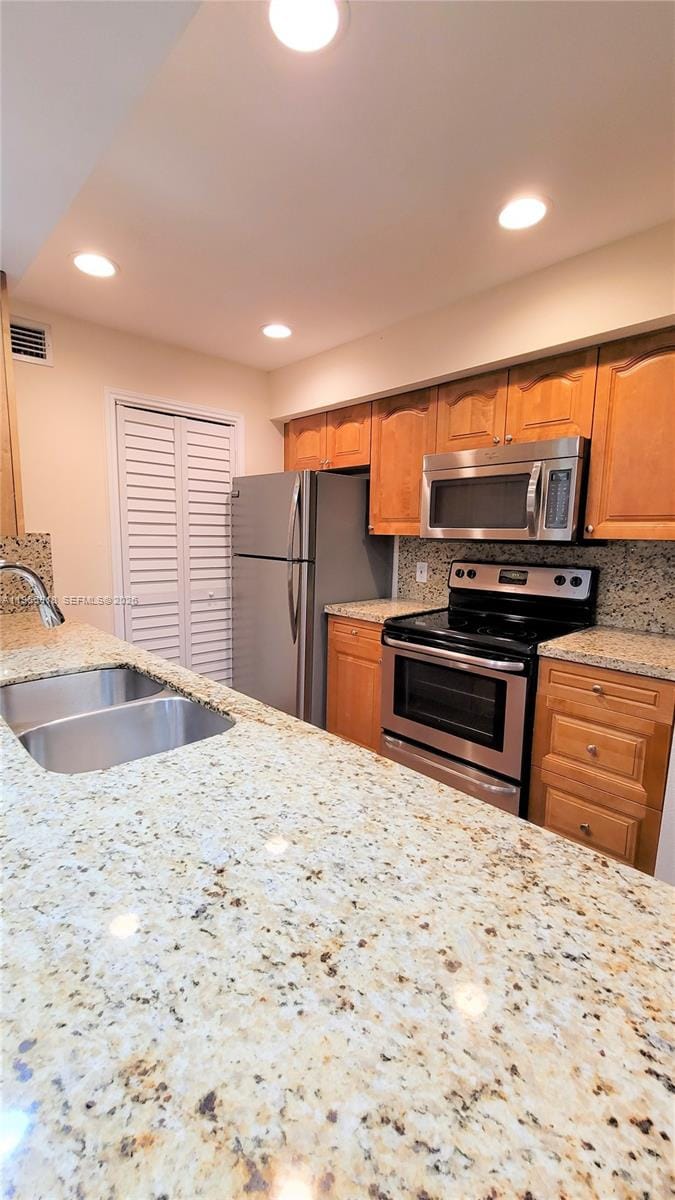 2420 NW 33rd Street 1008, Oakland Park, FL 33309 photo 8