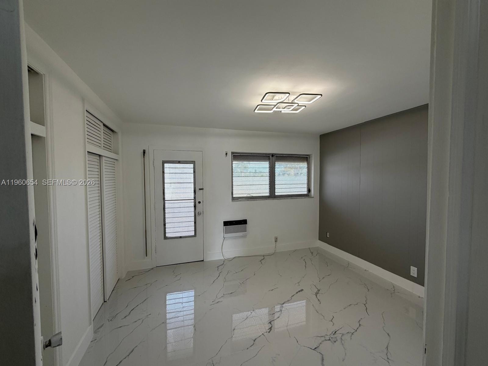 725 SW 11th Avenue 17F — photo 11