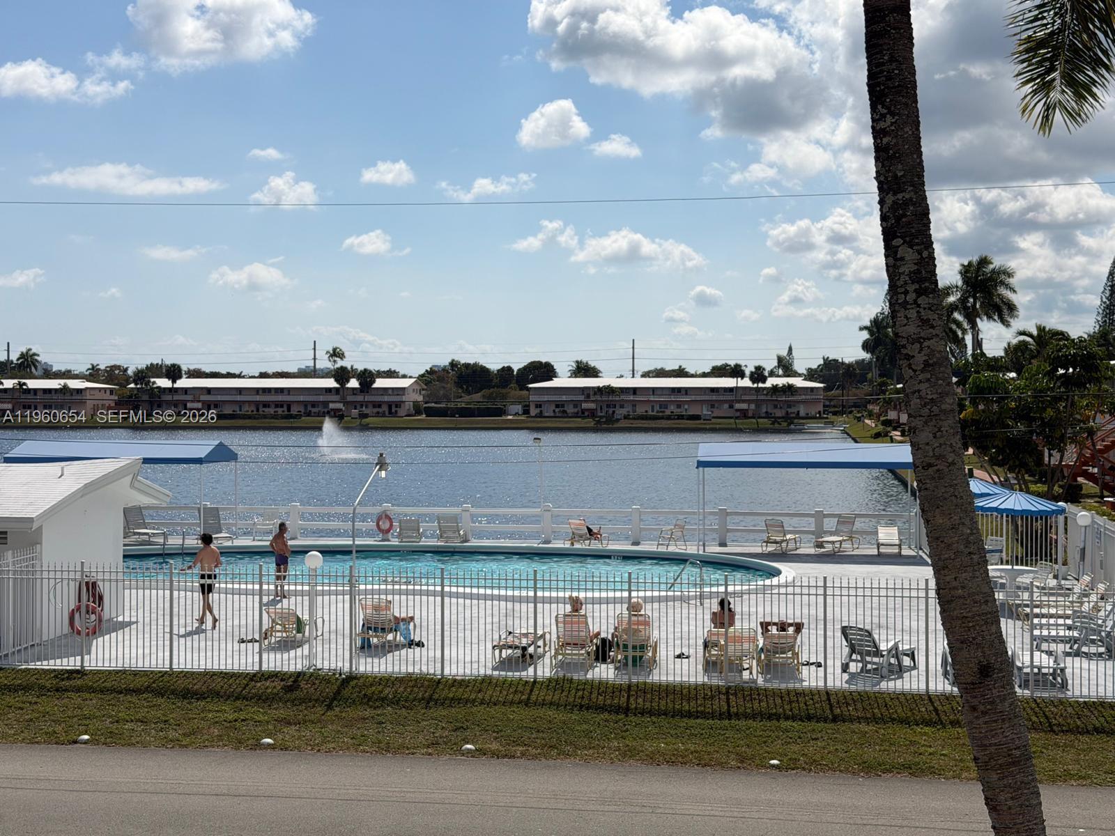 725 SW 11th Avenue 17F, Hallandale Beach, FL 33009, Hallandale Beach